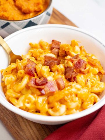Instant Pot Pumpkin Mac and Cheese with Bacon