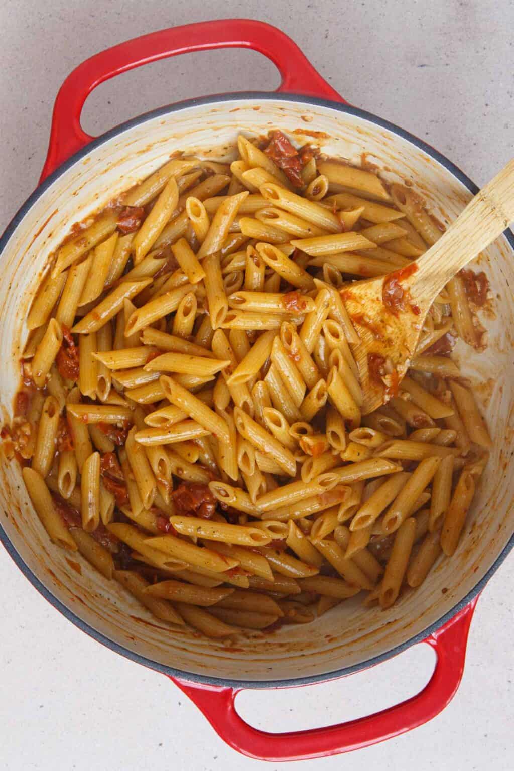 One Pot Sun-Dried Tomato Pasta - By Kelsey Smith